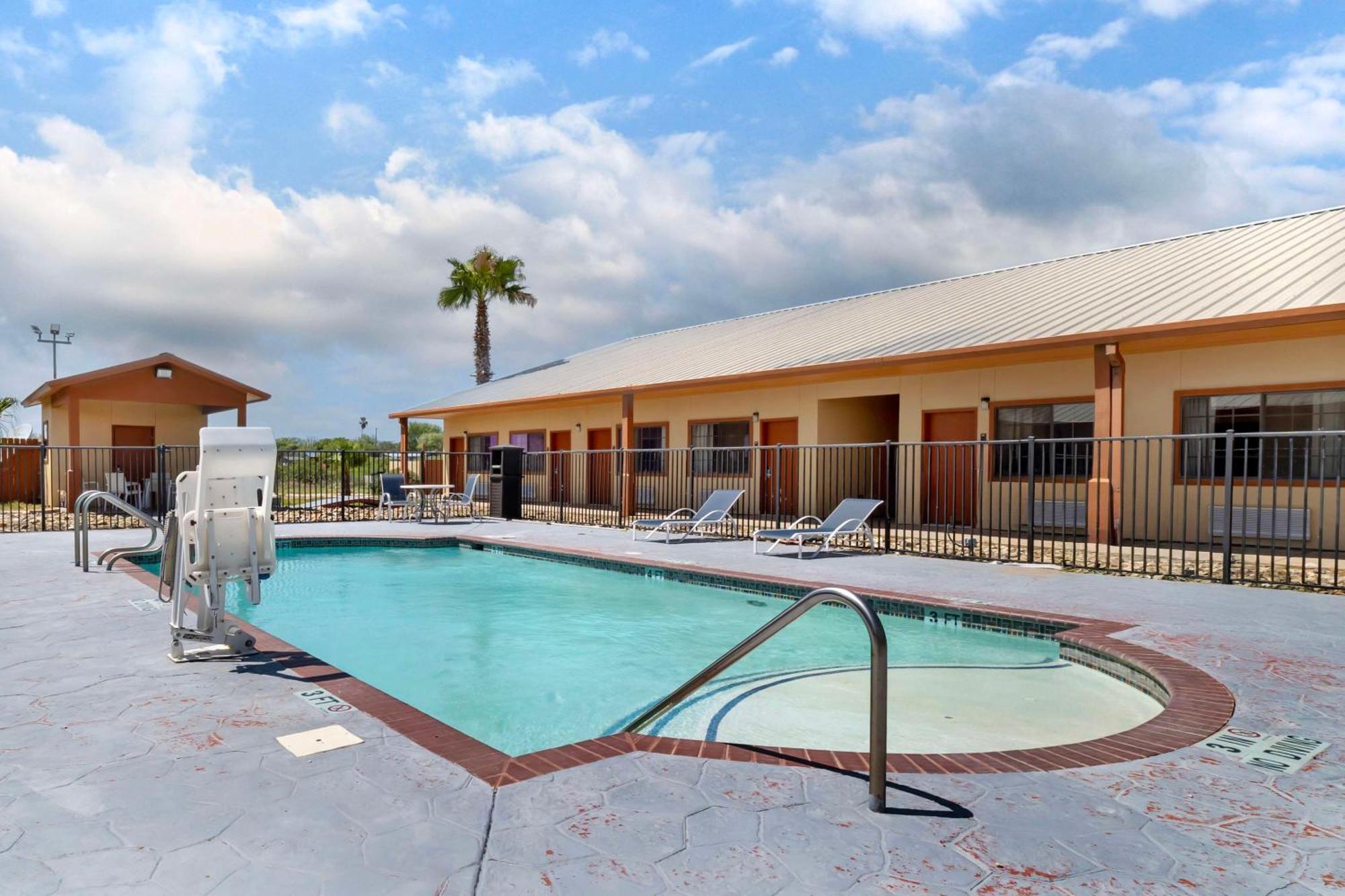 Best Western Hebbronville Inn Exterior foto